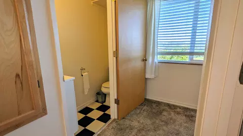Bath - 14565 Carriage Ln, Red Bluff, CA 96080 photo 4 of 4