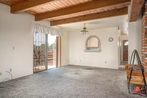 Living - 14565 Carriage Ln, Red Bluff, CA 96080 photo 5 of 5