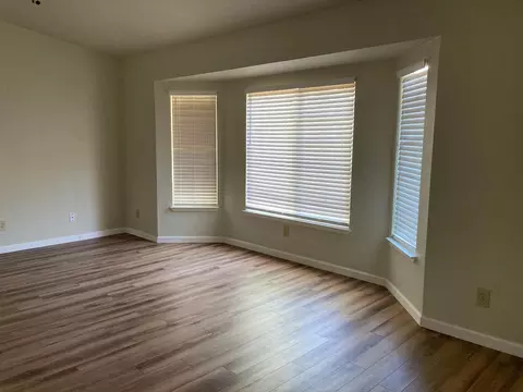 Living - 1727 Almaden Dr, Redding, CA 96001 photo 1 of 3
