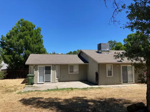 Exterior - 1727 Almaden Dr, Redding, CA 96001 photo 3 of 8