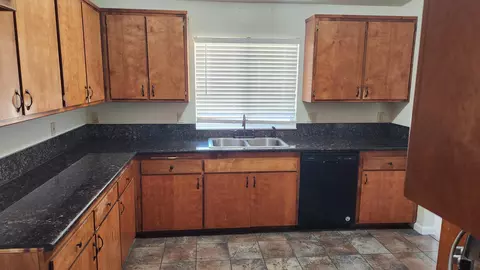 Kitchen - 1727 Almaden Dr, Redding, CA 96001 photo 1 of 3