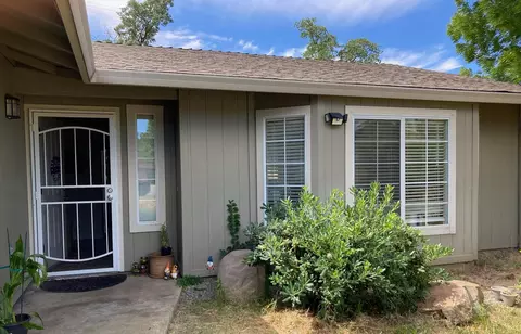 Exterior - 1727 Almaden Dr, Redding, CA 96001 photo 2 of 8