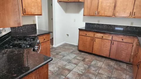 Kitchen - 1727 Almaden Dr, Redding, CA 96001 photo 2 of 3
