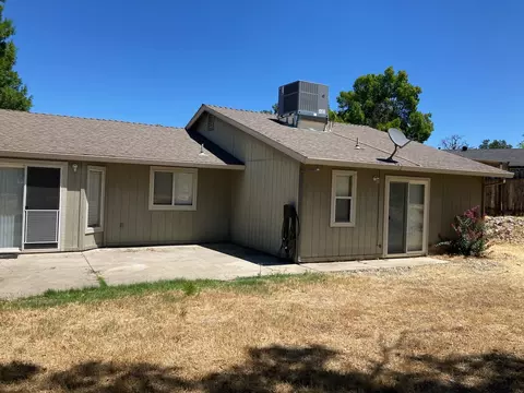 Exterior - 1727 Almaden Dr, Redding, CA 96001 photo 4 of 8