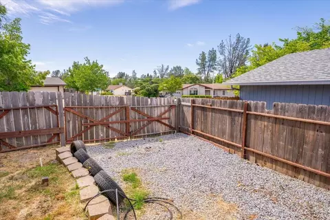2040 Wisconsin Ave, Redding, CA 96001 photo 31