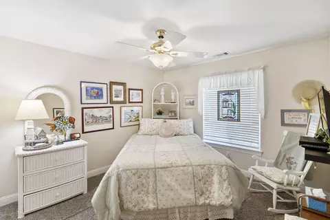 Bedroom - 3370 Heritagetown Dr, Redding, CA 96002 photo 1 of 5