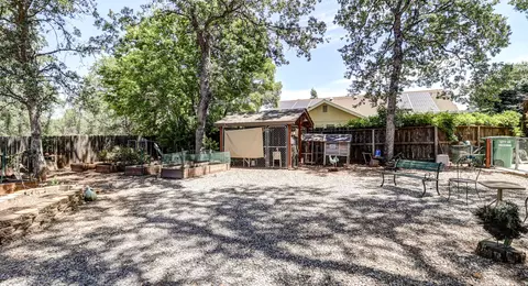 Exterior - 3370 Heritagetown Dr, Redding, CA 96002 photo 15 of 19