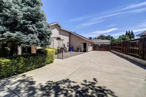 Exterior - 3370 Heritagetown Dr, Redding, CA 96002 photo 19 of 19