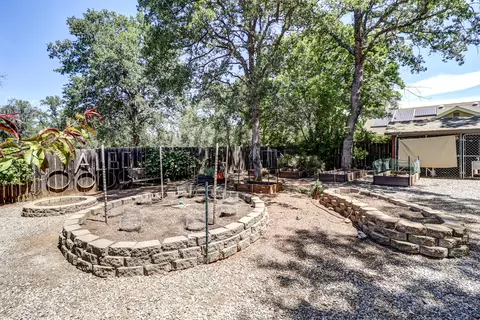 Exterior - 3370 Heritagetown Dr, Redding, CA 96002 photo 16 of 19