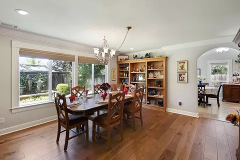 Dining - 3370 Heritagetown Dr, Redding, CA 96002 photo 4 of 4
