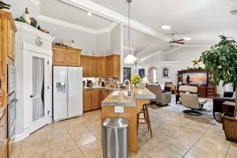 Kitchen - 3370 Heritagetown Dr, Redding, CA 96002 photo 3 of 4