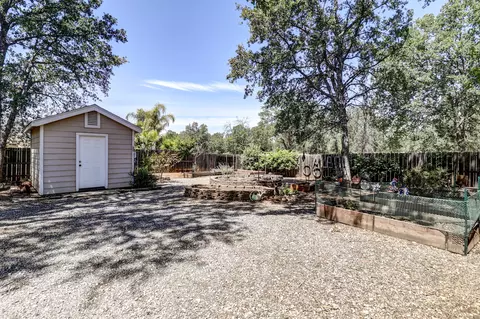 Exterior - 3370 Heritagetown Dr, Redding, CA 96002 photo 14 of 19