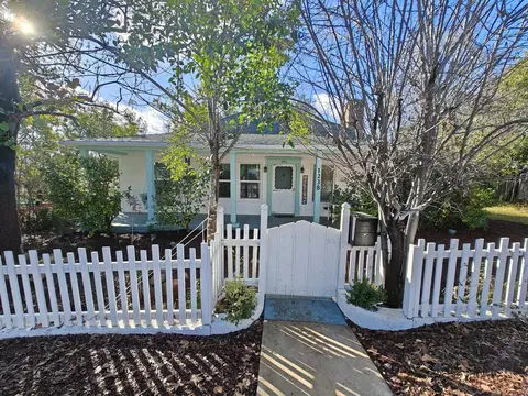 1238 Magnolia Ave, Redding, CA 96001 photo 2