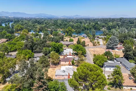 View/Area - 5370 Rosswood Ln, Redding, CA 96001 photo 4 of 13