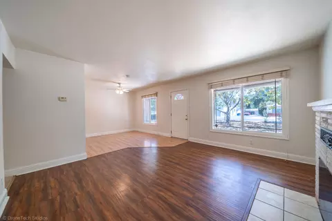 Living - 5370 Rosswood Ln, Redding, CA 96001 photo 3 of 6