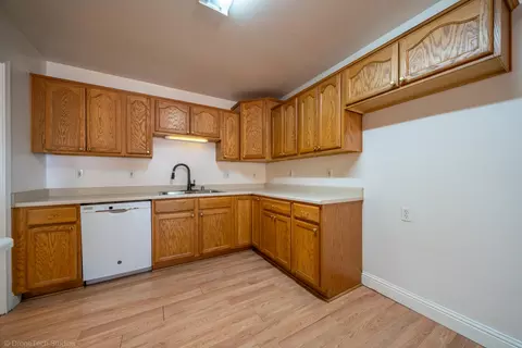 Kitchen - 5370 Rosswood Ln, Redding, CA 96001 photo 2 of 4