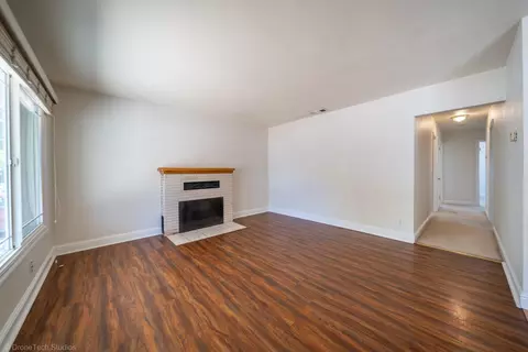 Living - 5370 Rosswood Ln, Redding, CA 96001 photo 2 of 6
