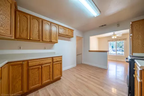 Kitchen - 5370 Rosswood Ln, Redding, CA 96001 photo 3 of 4