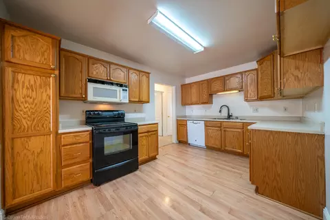 Kitchen - 5370 Rosswood Ln, Redding, CA 96001 photo 1 of 4