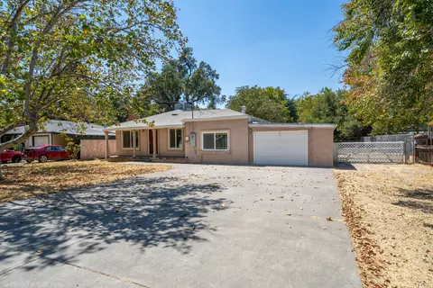 Exterior - 5370 Rosswood Ln, Redding, CA 96001 photo 5 of 16