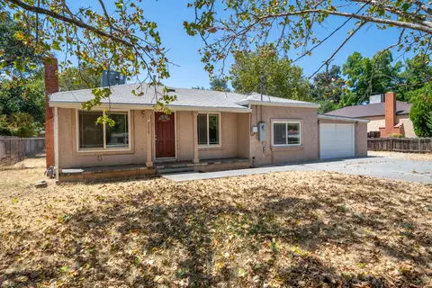 Exterior - 5370 Rosswood Ln, Redding, CA 96001 photo 3 of 16