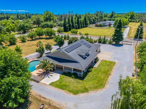 View/Area - 19880 Holstein Ln, Redding, CA 96002 photo 8 of 17