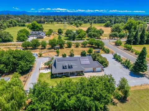 View/Area - 19880 Holstein Ln, Redding, CA 96002 photo 7 of 17