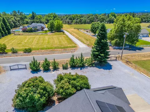 View/Area - 19880 Holstein Ln, Redding, CA 96002 photo 4 of 17