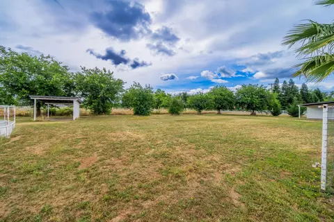 Exterior - 19880 Holstein Ln, Redding, CA 96002 photo 18 of 24