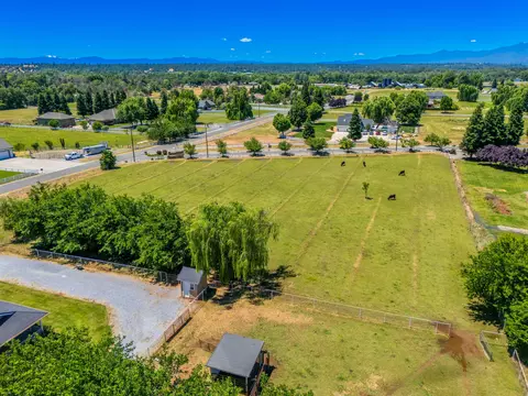 View/Area - 19880 Holstein Ln, Redding, CA 96002 photo 9 of 17