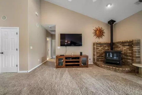 Entry Way - 19880 Holstein Ln, Redding, CA 96002 photo 4 of 5