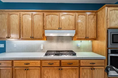 Kitchen - 19880 Holstein Ln, Redding, CA 96002 photo 3 of 7