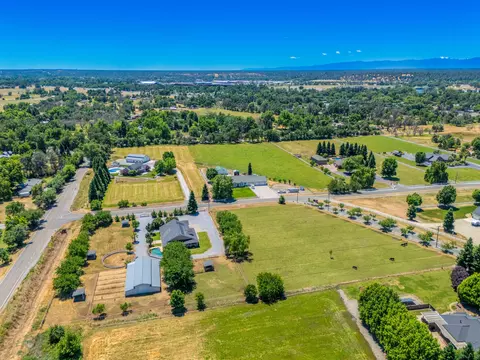 View/Area - 19880 Holstein Ln, Redding, CA 96002 photo 11 of 17