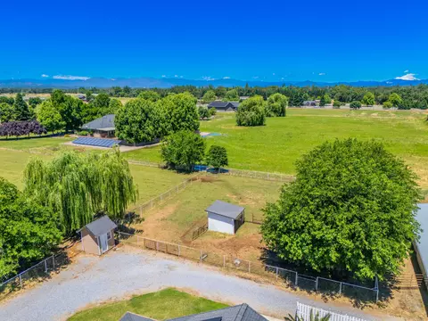 View/Area - 19880 Holstein Ln, Redding, CA 96002 photo 5 of 17