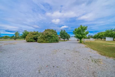 Exterior - 19880 Holstein Ln, Redding, CA 96002 photo 11 of 24
