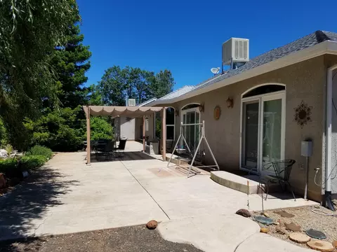 Exterior - 7150 Pine Bluff Dr, Shingletown, CA 96088 photo 6 of 23