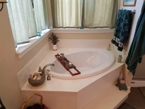 Bath - 7150 Pine Bluff Dr, Shingletown, CA 96088 photo 2 of 4
