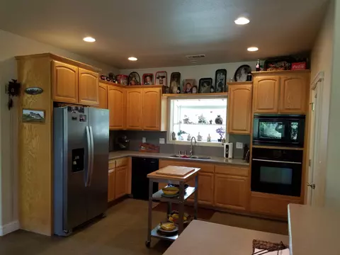 Kitchen - 7150 Pine Bluff Dr, Shingletown, CA 96088 photo 3 of 6