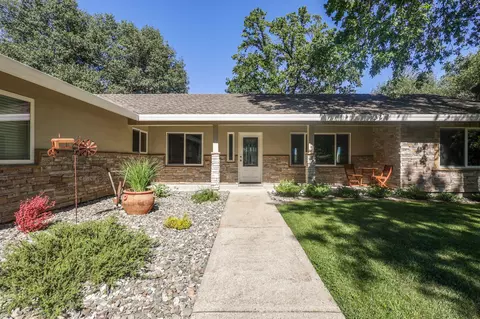 13133 Fernie Way, Redding, CA 96003