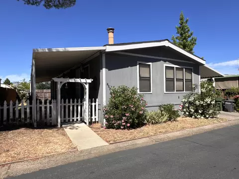852 Mountain Shadows Blvd, Redding, CA 96003