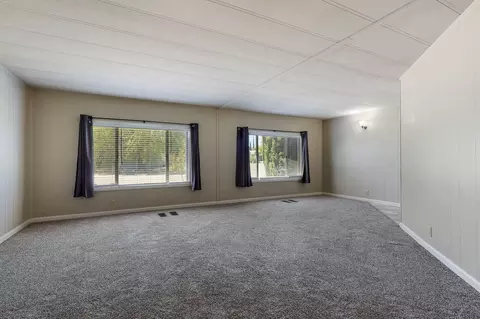 4725 White River Dr, Redding, CA 96003 photo 3