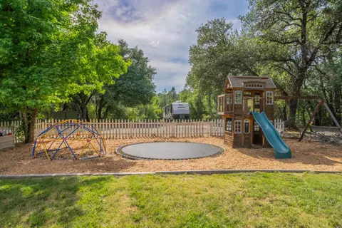 20973 Yogi Bear Ln, Redding, CA 96003 photo 21