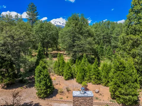 Exterior - 707 Quail Ct, Mccloud, CA 96057 photo 7 of 9