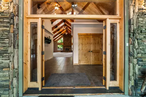 Entry Way - 707 Quail Ct, Mccloud, CA 96057 photo 1 of 3