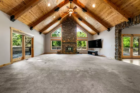 Living - 707 Quail Ct, Mccloud, CA 96057 photo 2 of 3