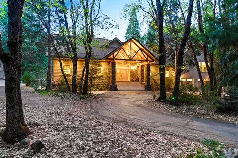 Exterior - 707 Quail Ct, Mccloud, CA 96057 photo 5 of 9