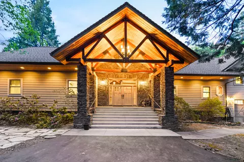 Exterior - 707 Quail Ct, Mccloud, CA 96057 photo 2 of 9