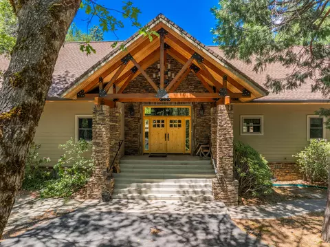 Exterior - 707 Quail Ct, Mccloud, CA 96057 photo 8 of 9