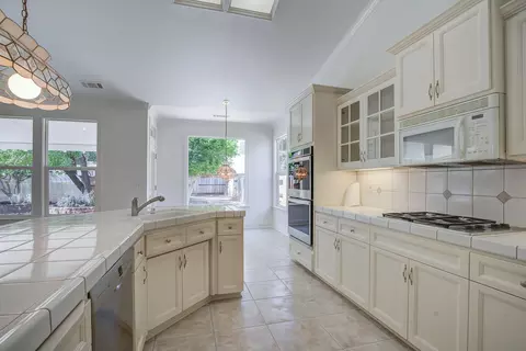 Kitchen - 2760 Pacific Ave, Redding, CA 96002 photo 1 of 2