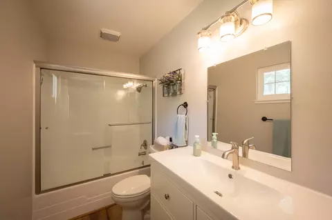 8410 Valley View Rd, Redding, CA 96001 photo 16